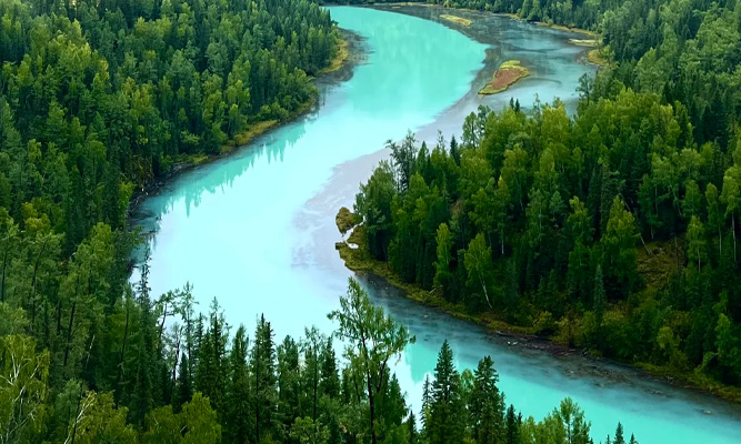 5 月新疆自驾:加油方便吗?车辆注意事项