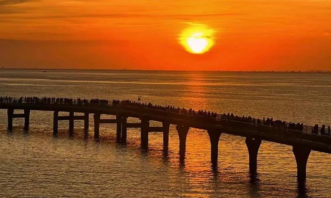 如果这是你第一次去新疆,那这份精简版的实用旅游攻略你一定要看!这样玩才不留遗憾。